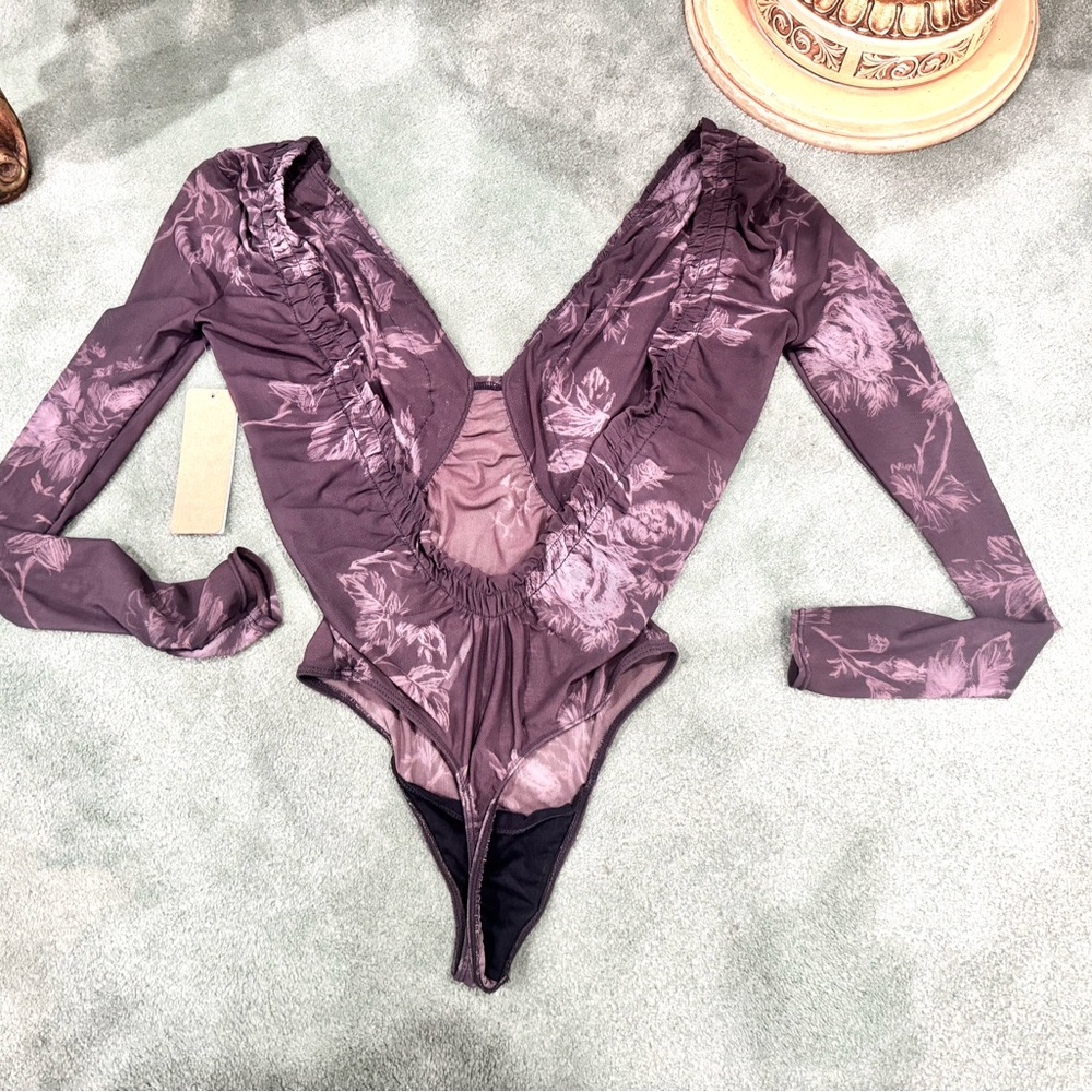 NWT Free People Black and Gray Floral Bodysuit - Picture 6 of 9